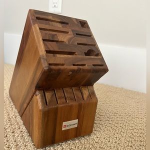 Wusthop 17 slot Walnut Knife block New unwrapped